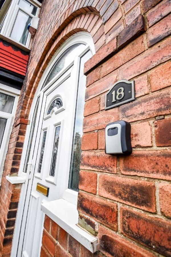 Buckingham House - 4 Bed House Apartment Redcar