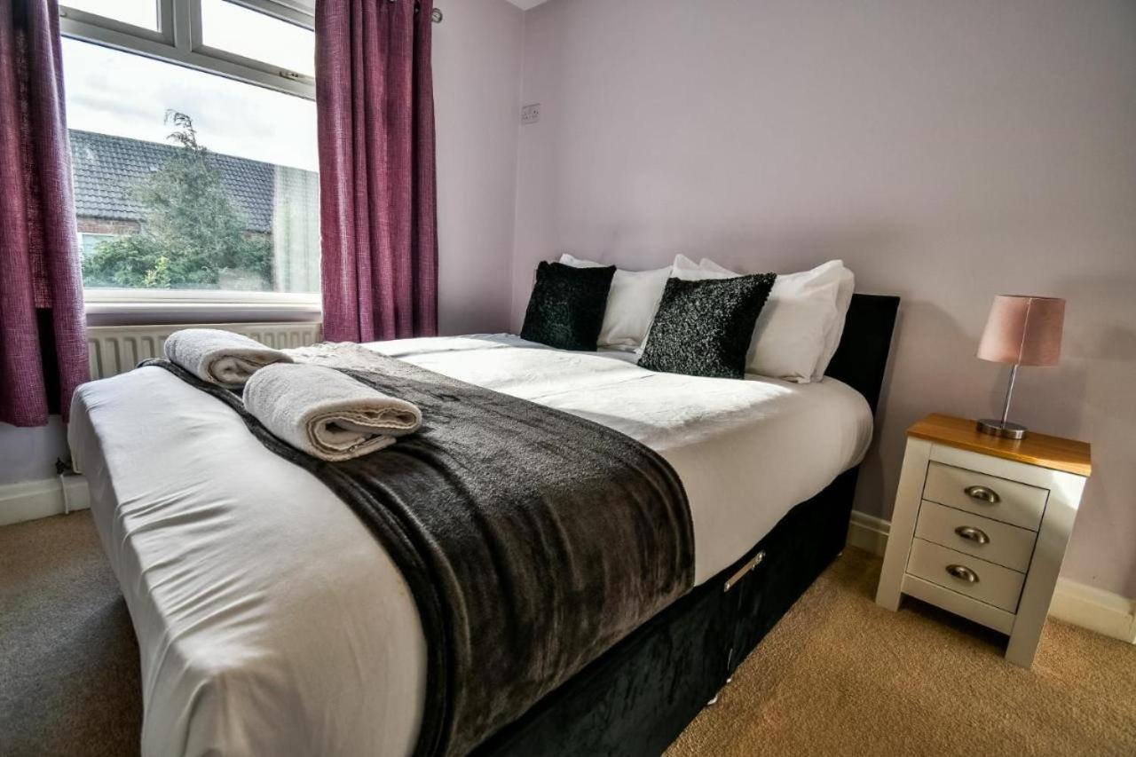 Buckingham House - 4 Bed House *