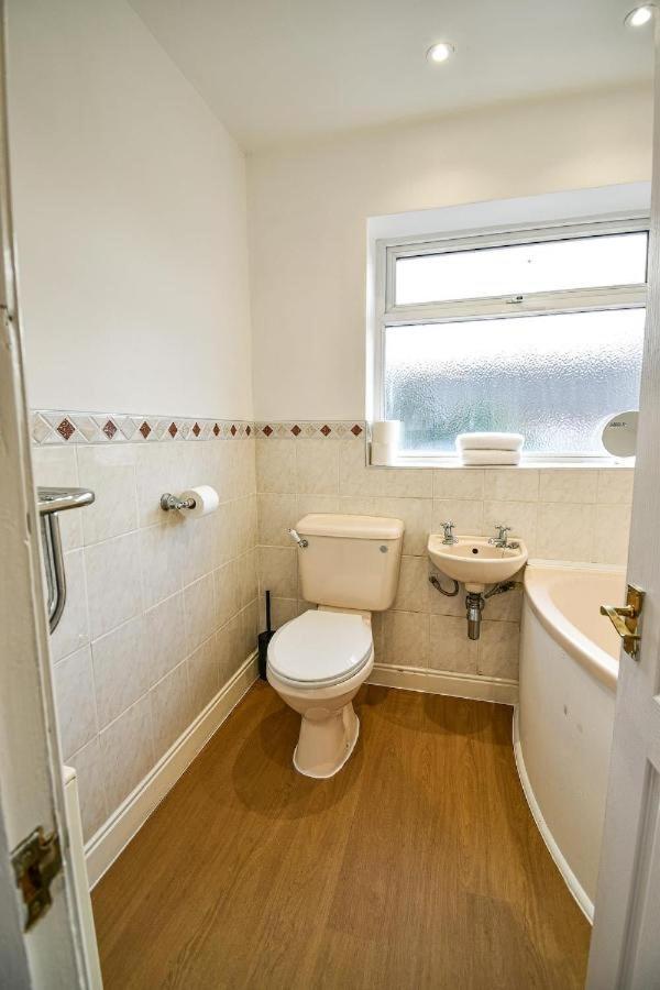 Buckingham House - 4 Bed House *