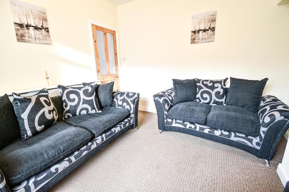 Buckingham House - 4 Bed House Apartment *